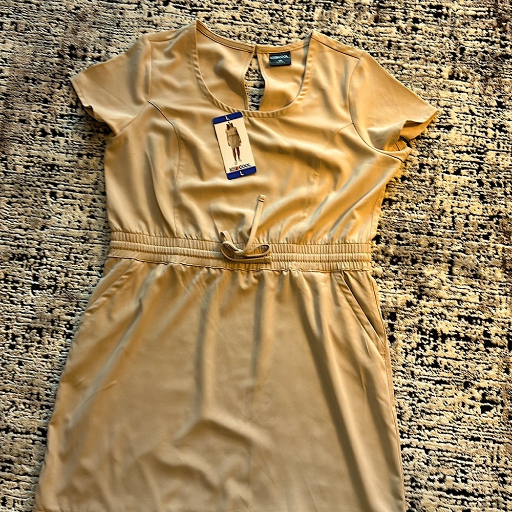 Selling active sport dress Size Large